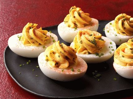 Photo d'oeufs farcis aux herbes