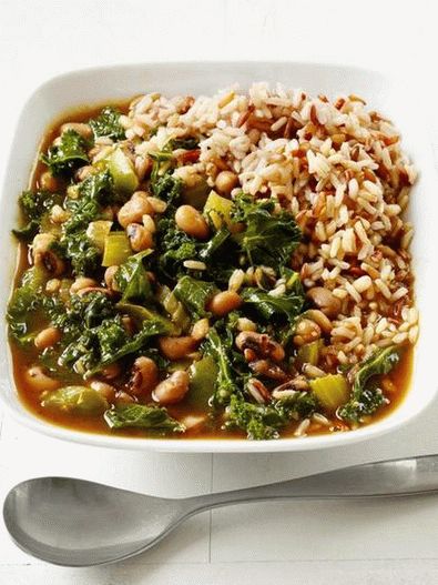 Soupe épaisse au chou frisé, céleri et haricots