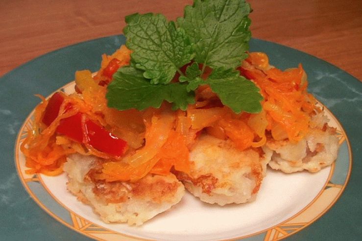 Poisson frit avec des légumes